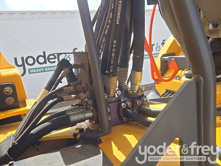 2020-volvo-a25g-image-22