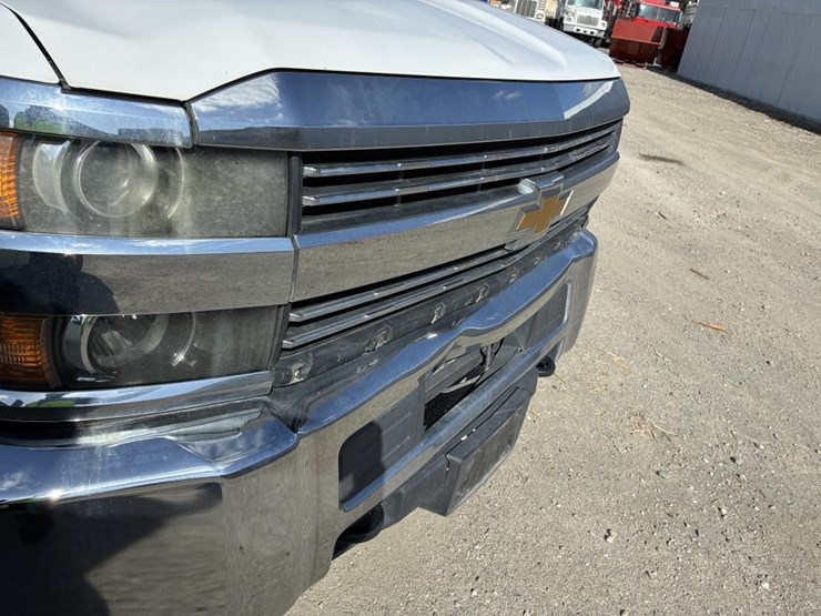 2015-chevrolet-2500hd-image-6