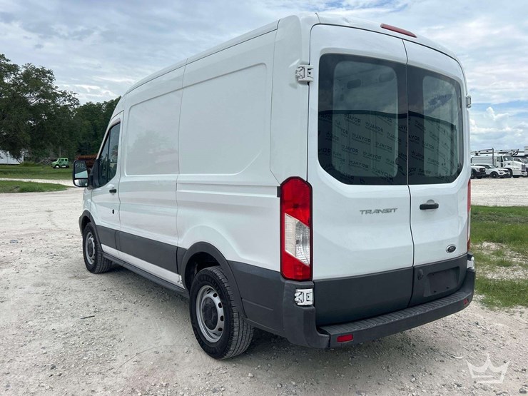 2016-ford-transit-image-4
