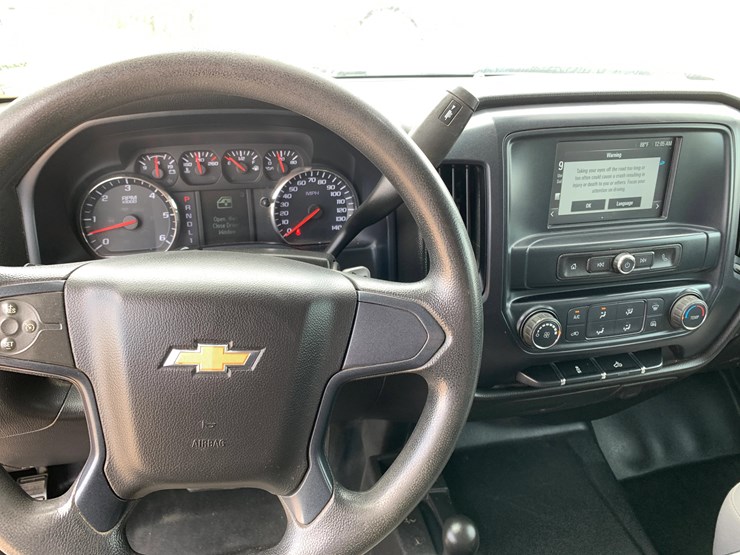 2018-chevrolet-silverado-2500hd-image-8