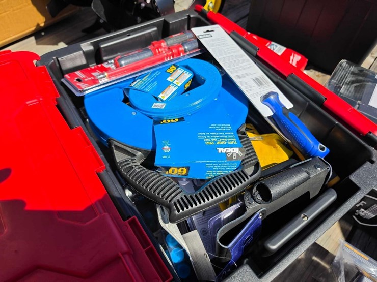 2204---box-of-miscellaneous-tools-image-2