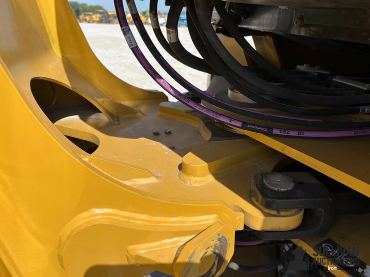 2022-caterpillar-920-image-19