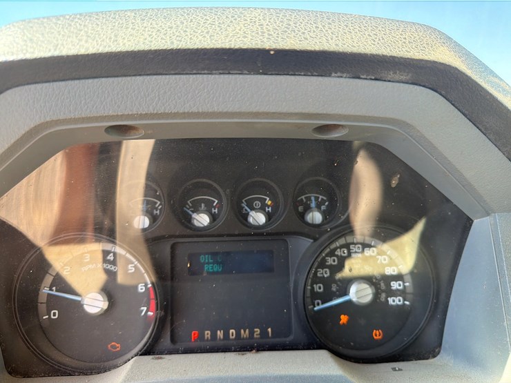2011-ford-f250-xl-image-19