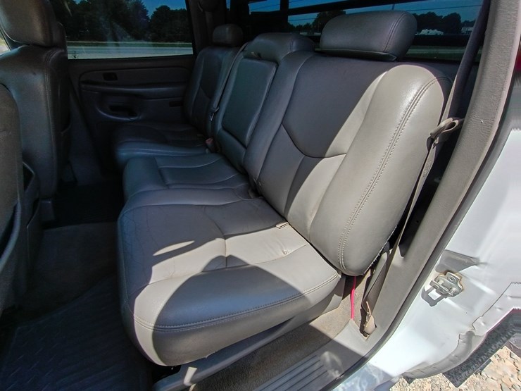 2005-gmc-sierra-2500-image-60