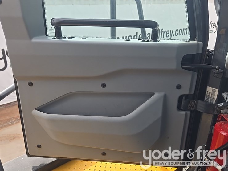 2023-deere-260e-image-45