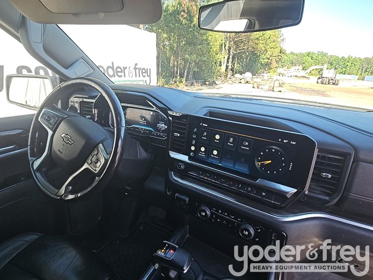 2022-chevrolet-1500-image-42