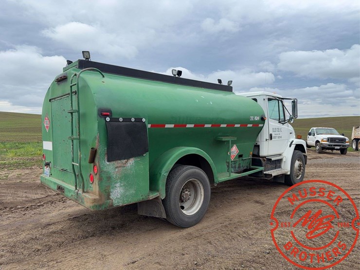 1998-freightliner-fl70-image-3