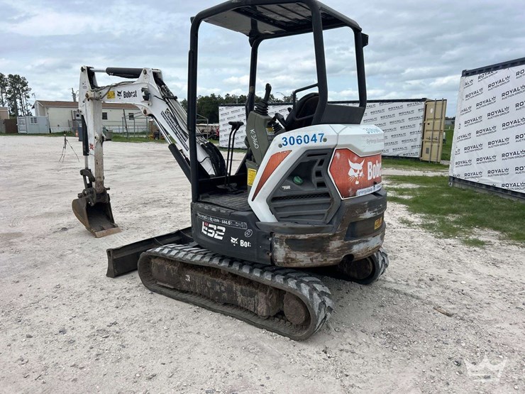 2019-bobcat-e32i-image-4