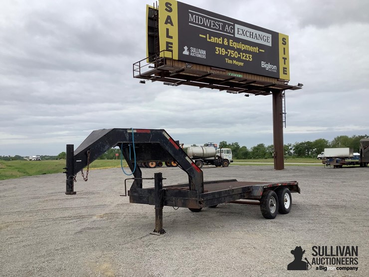 2013-utility-flatbed-image-1