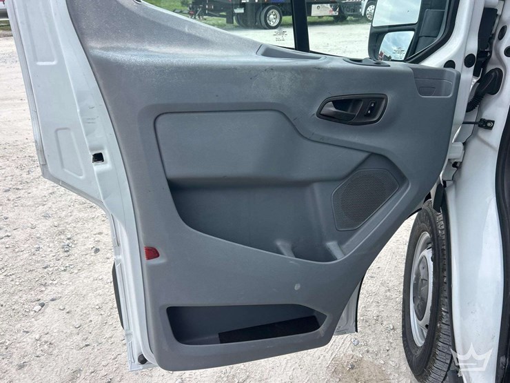 2016-ford-transit-image-11