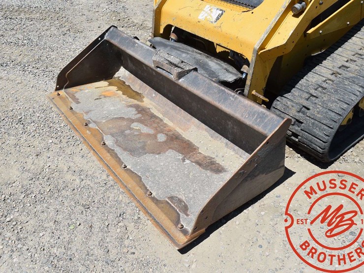 2018-caterpillar-d2-image-19