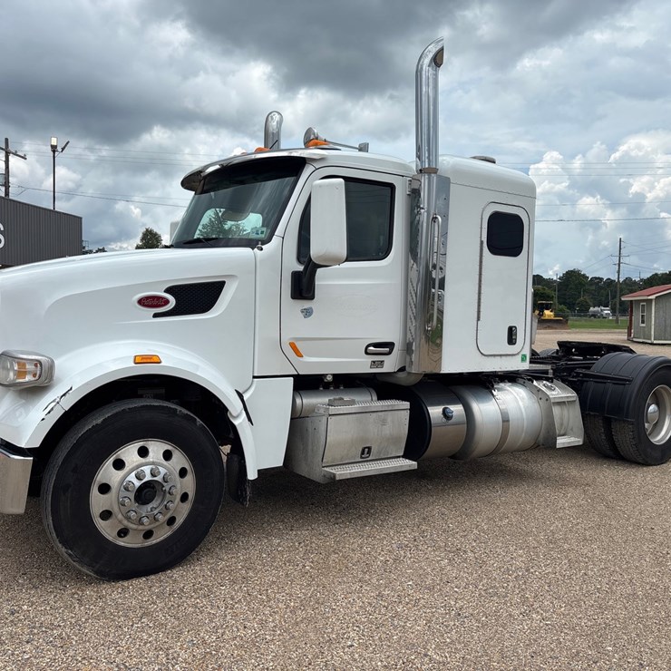 2020 PETERBILT 567