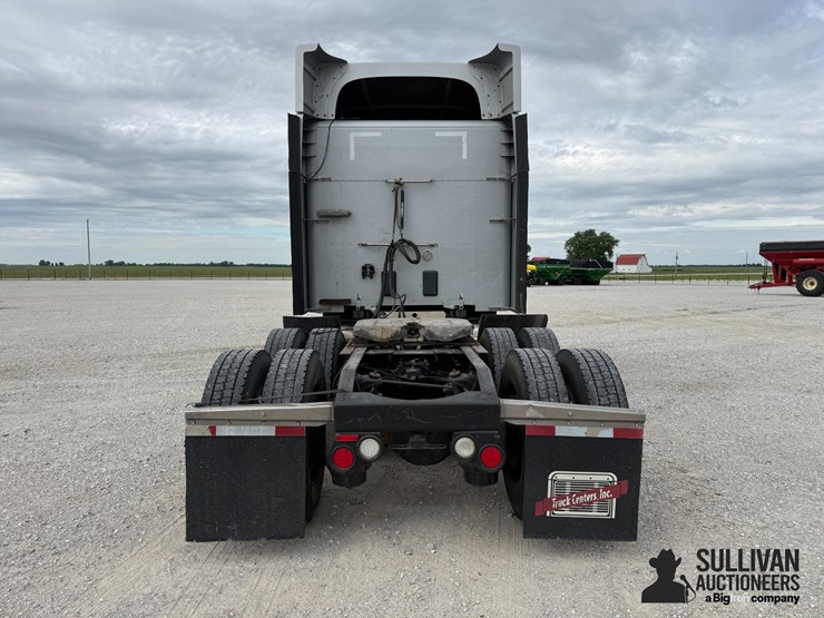 2015-peterbilt-579-image-6
