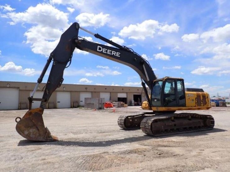 2009-deere-270d-lc-image-1