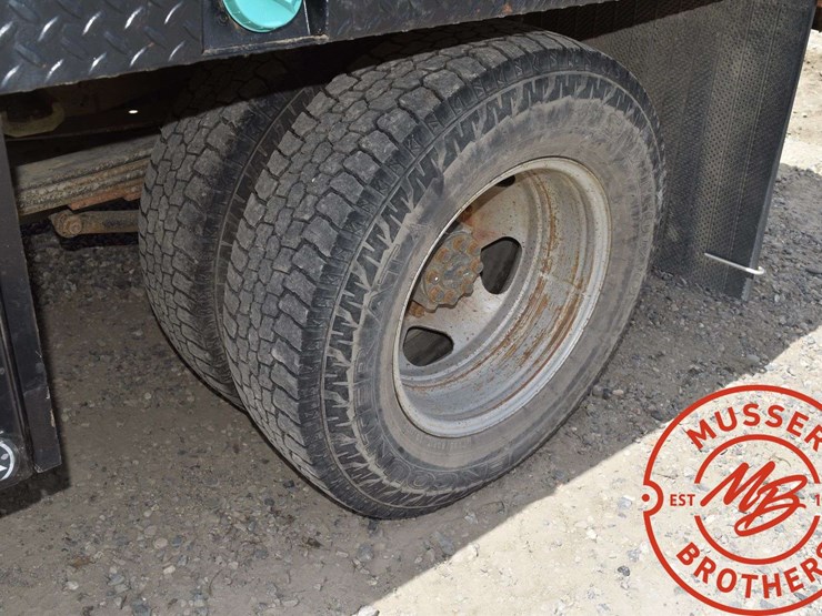 2013-chevrolet-3500-image-18