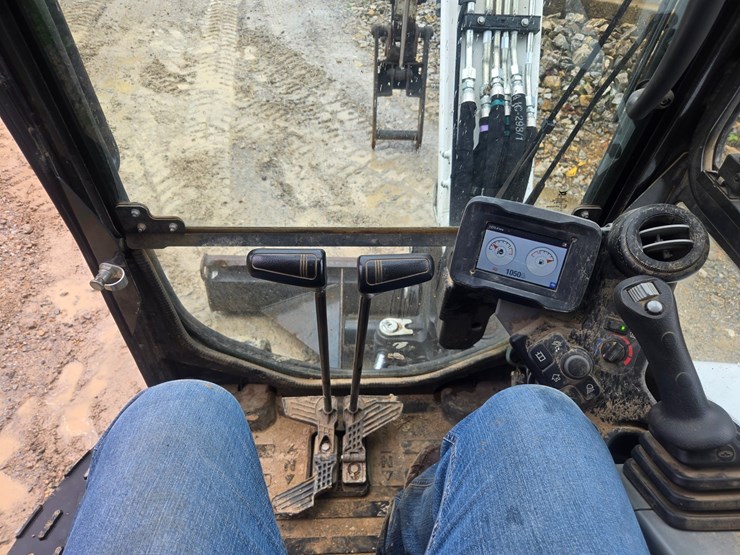 2023-bobcat-e42-image-35