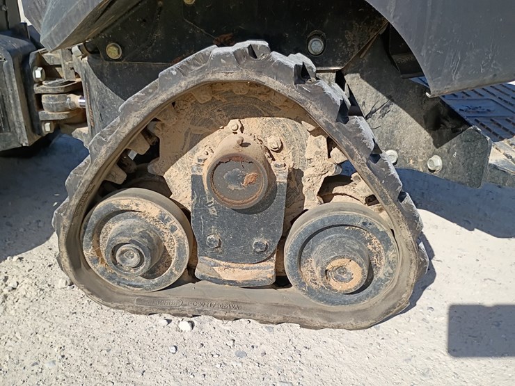 2017-ditch-witch-r300-image-58