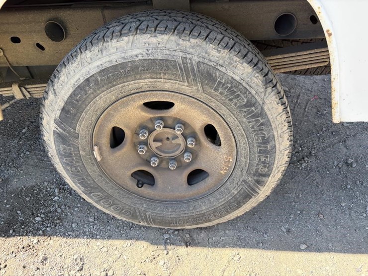 2003-chevrolet-silverado-2500-image-5
