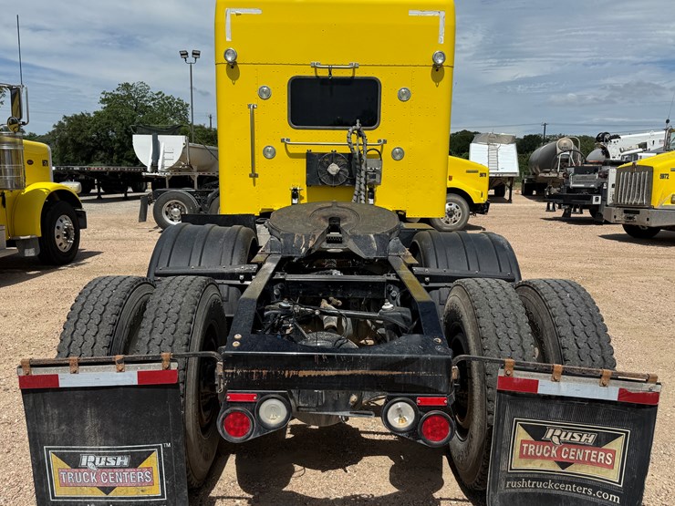 2014-peterbilt-389-image-6