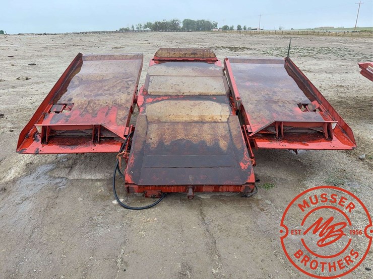 hesston-4820-image-8