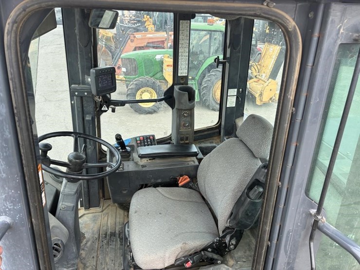 2018-deere-644k-image-17