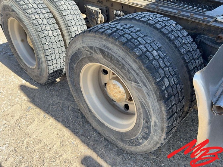 2005-kenworth-w900-image-33