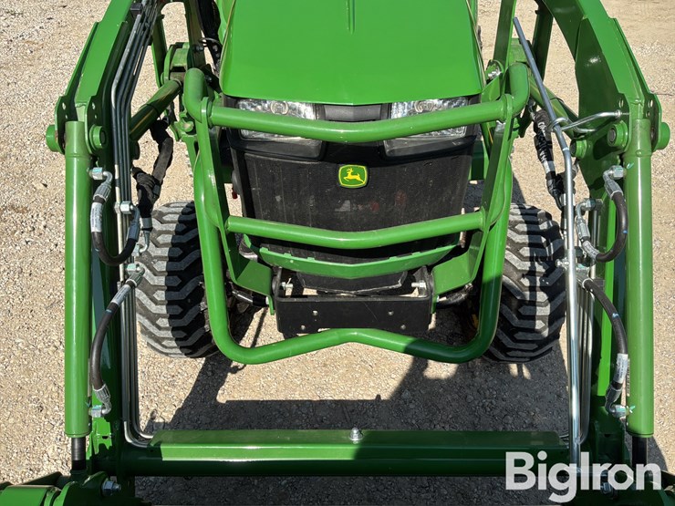 2025-john-deere-1023e-image-12