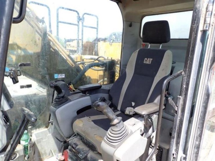 2014-caterpillar-320el-image-17