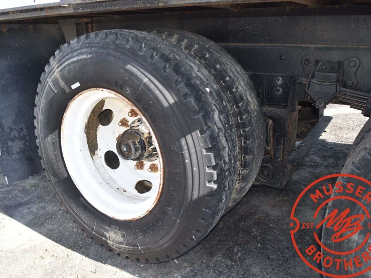 2002-ford-f750-image-31