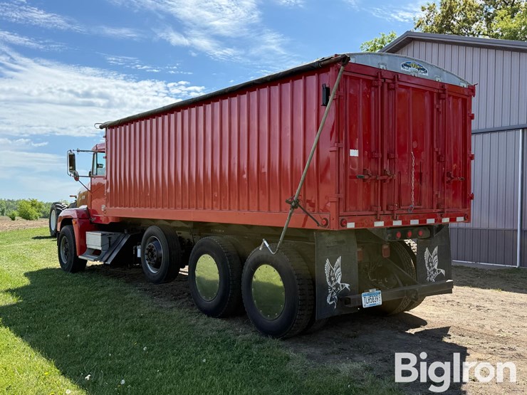 1990-freightliner-fld120-image-7