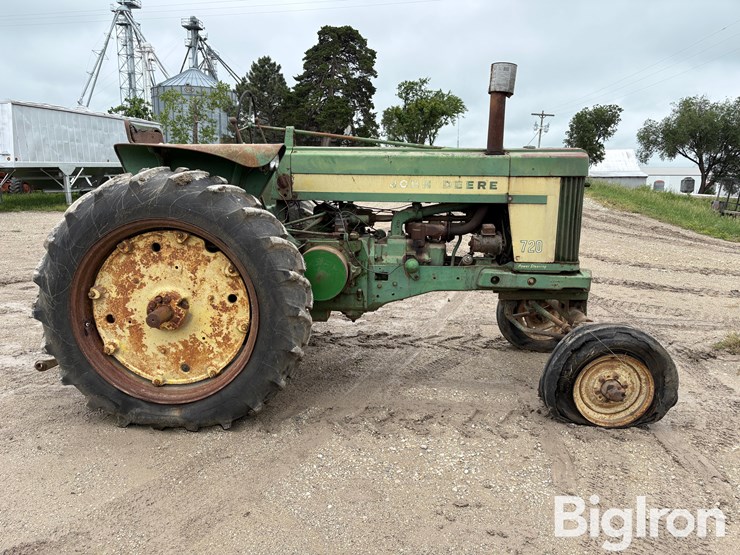 john-deere-720-image-6