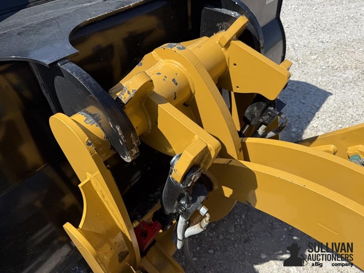 2021-caterpillar-920-image-13