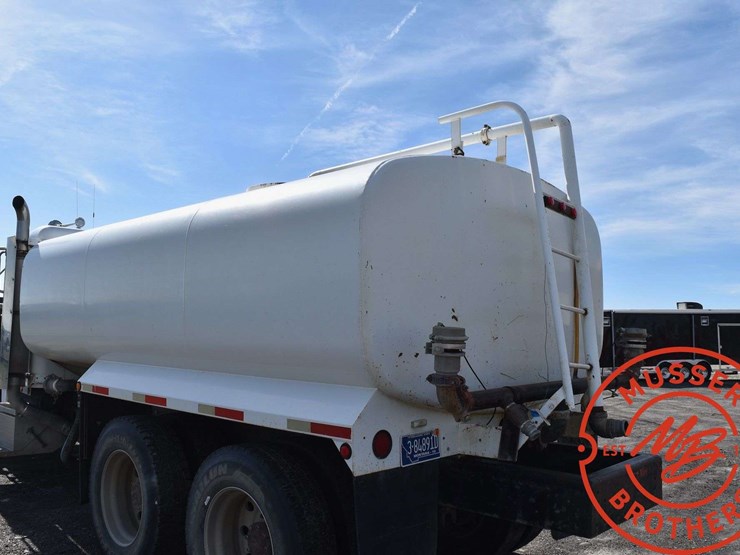 1994-peterbilt-379-image-32