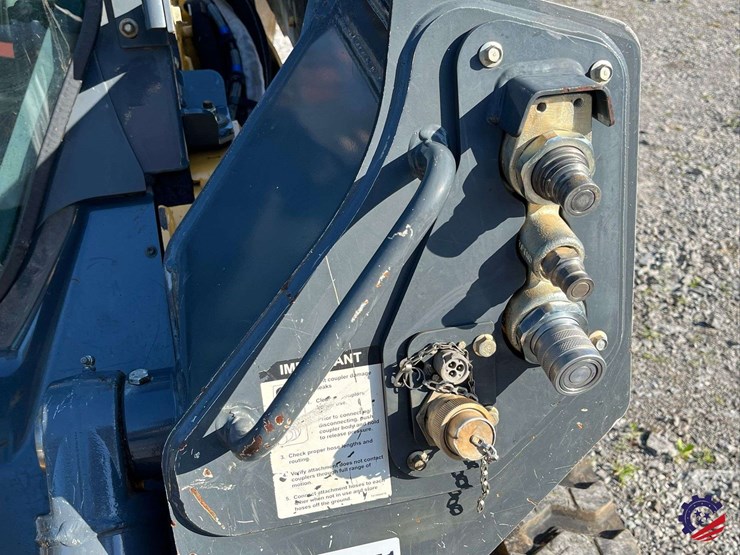 2020-deere-331g-image-19