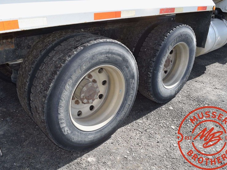 1994-peterbilt-379-image-28