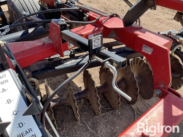 case-ih-330-image-13