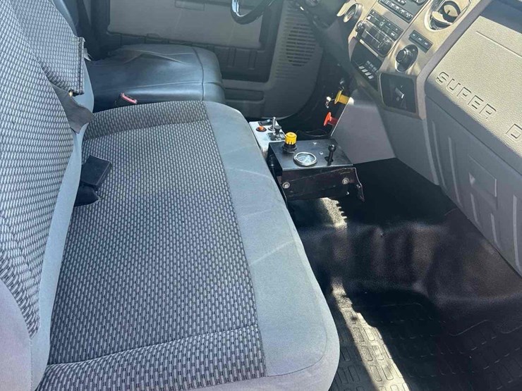 2015-ford-f750-image-2