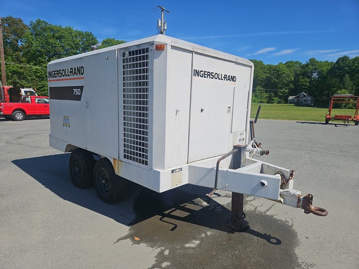 1984-ingersoll-rand-750-t/a-tow-behind-air-compressor-image-3