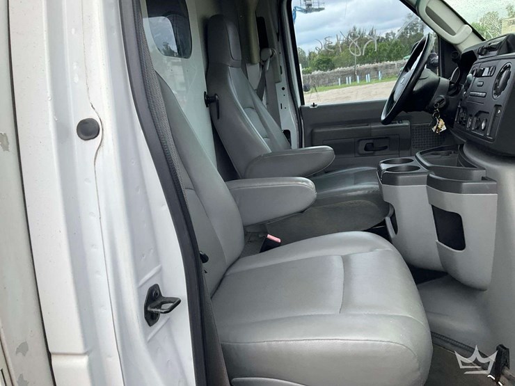 2013-ford-e350-image-20