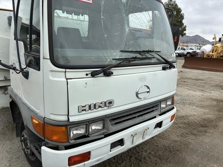 2002-hino-fb1817-image-6