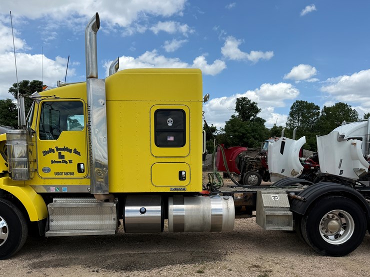 2015-kenworth-t800-image-8