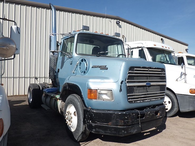 1992-ford-l9000-image-5