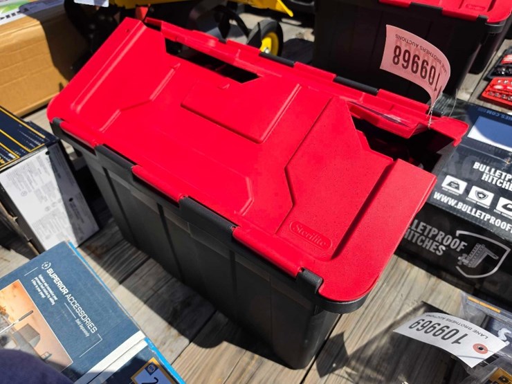 2204---box-of-miscellaneous-tools-image-1