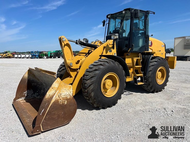 2022-caterpillar-920-image-1