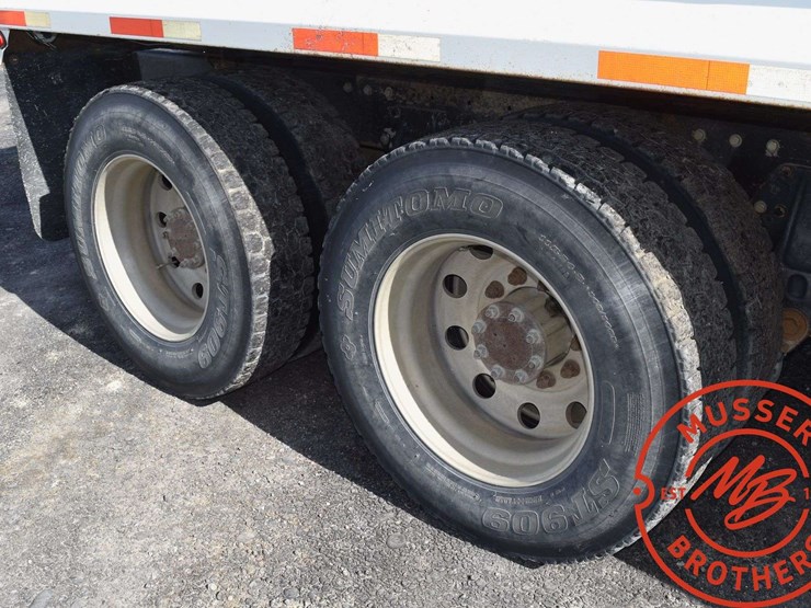 1994-peterbilt-379-image-26