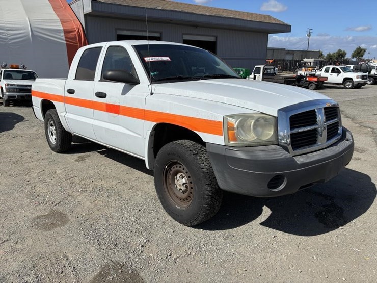 2007-dodge-dakota-image-2