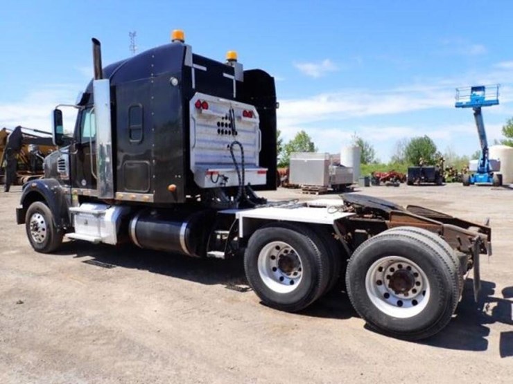 2018-freightliner-coronado-122-image-7