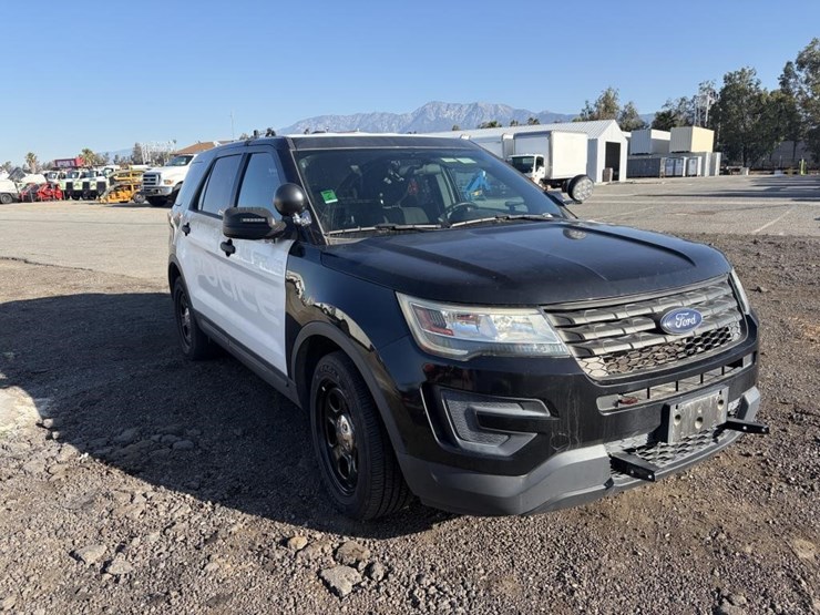 2018-ford-explorer-police-interceptor-image-2
