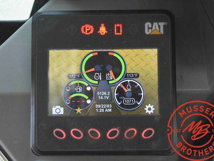 2016-caterpillar-d2-image-51