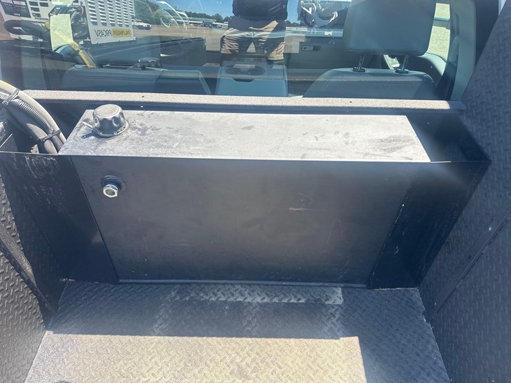 2026-ford-f550-xl-image-48